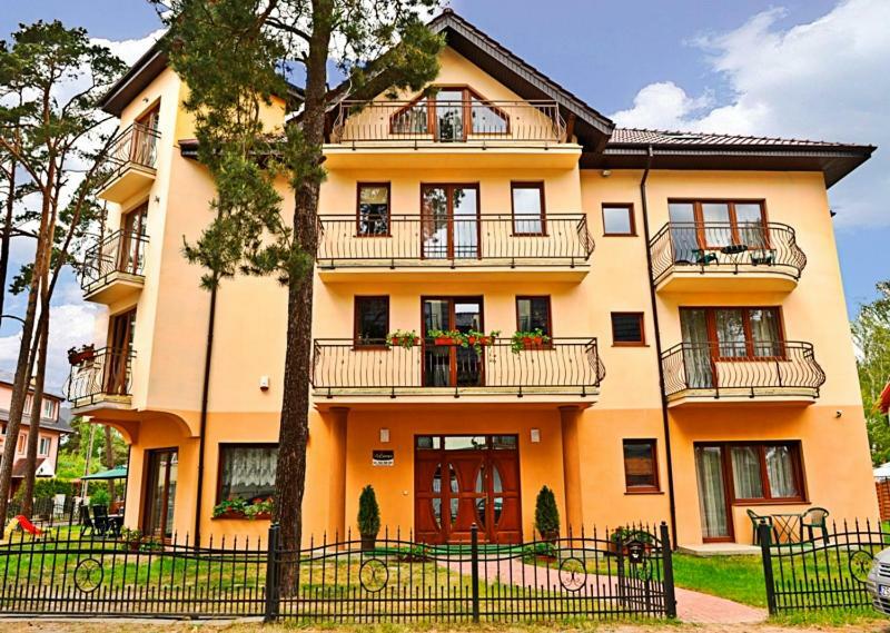 Villa Carmen Мендзиводзе Екстер'єр фото